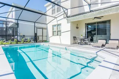 Image de Lily Garden-Pristine 5 chambres 2 maison en suite avec une piscine orientée plein sud!