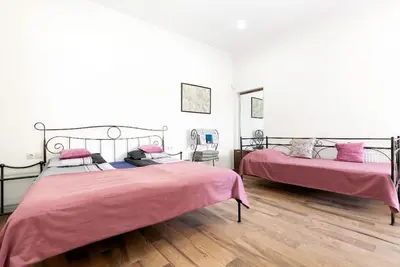 Image de Studio au sommet du vieux Tbilissi avec une vue à 180 degrés sur la ville