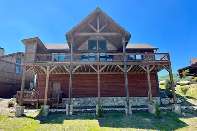 Image de Maison neuve à Eagles Nest - Superbes vues à long terme, cuisine extérieure!
