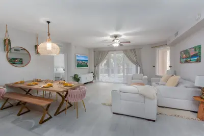Image de Belle Harbor Suite 403 - Location mensuelle à la plage