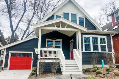 Image de Nouveau chalet de ferme moderne de luxe: Ă pied de la plage \/ du centre-ville de New Buffalo et de la piscine!