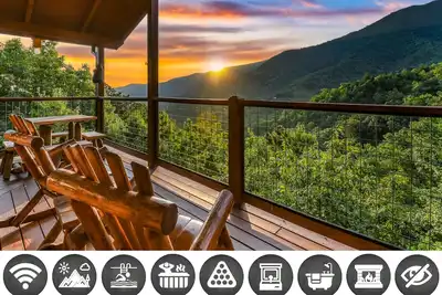 Image de Ali's Dream (3-Bedroom Cabin) with Pool by RedAwning
