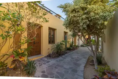 Image de 2 Bd & 2 Ba avec vue imprenable sur les montagnes chez les fondateurs