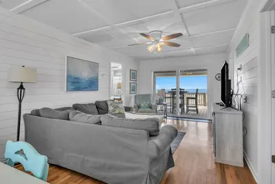 Image de Salty But Sweet: Renovated Oceanfront Home on Oak Island with Great Views