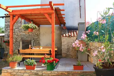 Image de Appartement confortable pour jusqu'à 6 personnes dans le village typique d'Istrie
