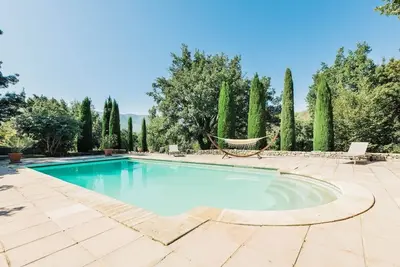Image de Maison provençale face au Lubéron