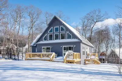 Image de Wanderlust: Lake Area, Ski Area, Dogs Welcome, Hot Tub, Fire Pit, Fireplace!