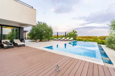 Image de Villa moderne de 5 chambres