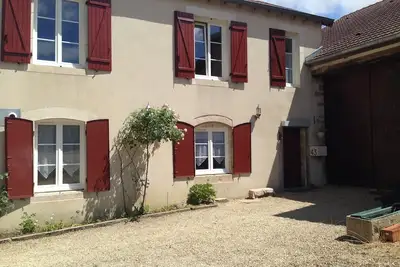 Image de Ferme  de charme rénovée pays de Langres avec très grand jardin et grange