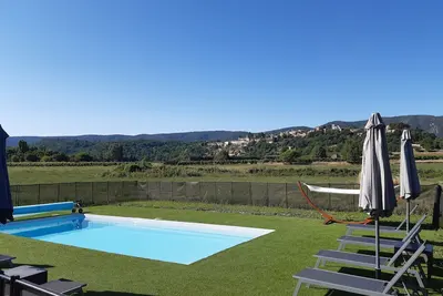Image de Piscine chauffée 9 x 4 * Gîte bien équipé avec vue  magnifique, jardin privatif
