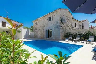 Image de Belle maison de vacances privée avec climatisation, piscine privée, Wifi, Tv, terrasse et parking