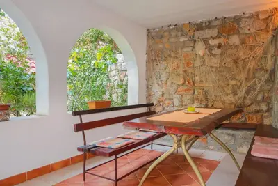 Image de Joli appartement avec climatisation, Wifi, Tv, terrasse, animaux admis et parking