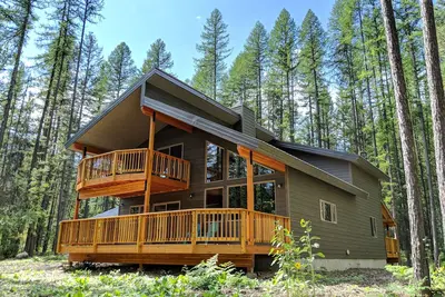 Image de Chalet de montagne moderne Ă travers Glacier Np & Izaak Walton Inn. Wifi et blanchisserie inclus