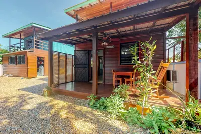 Image de Appartement lumineux de style hôtel près de la plage avec WiFI et vélos pour les clients!