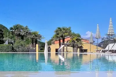 Bel appartement avec climatisation, piscine, Wifi, Tv, patio, vue panoramique et parking