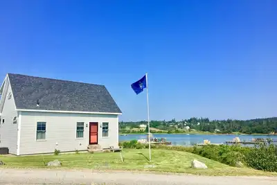Image de Frisky Fish cottage sur l'eau