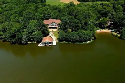 Image de Lake Home 24 lits Idéal pour les familles \\ amis, réunions, retraites