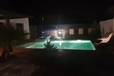 Image de Gigean : villa moderne avec piscine 6 personnes