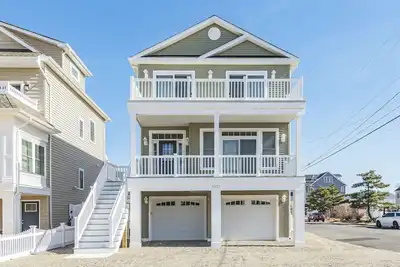 Image de Belle maison neuve de construction 5 Bdr / 3ba - 10 personnes