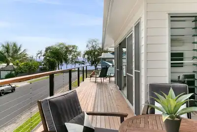 Image de Tropical Beachside Oasis Ă Clifton Beach