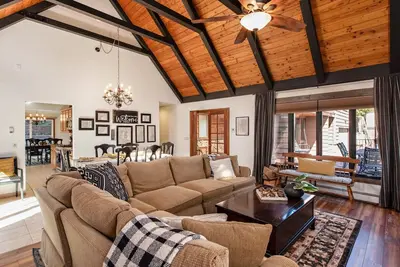 Image de Grande maison familiale Ă quelques minutes du centre-ville de Glenwood, des sources chaudes et du ski