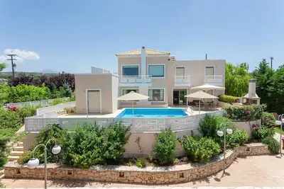 Villa Antonis. Hébergement splendide!