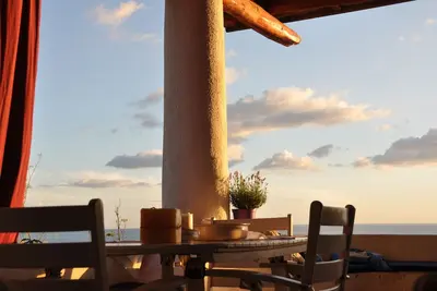 Image de Terrasse et jardin avec vue sur Stromboli et Panarea,