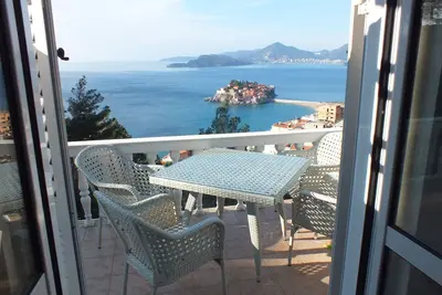 Image de Appartement en attique Sveti Stefan