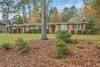 Image de Nouveau! 4br, 2ba location de maître disponibles! ! À moins de 3 km d'Augusta National