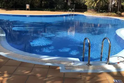 Image de Appartement de 2 chambres, balcon, cuisine complète, douche à l'italienne, près de la plage