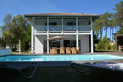 Image de Villa Blanche Moliets (8 personnes, piscine chauffée 10m, 450 mètres de la plage)