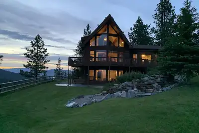 Image de Cabane haut de gamme Ă Flathead Lake