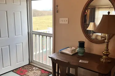 Image de Pet Friendy Loft Appartement avec vue sur la montagne sur 200 acres ferme privée.