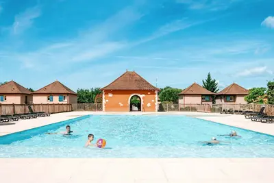Image de Agréable appartement pour 3 personnes avec Wifi, piscine, Tv, terrasse, animaux admis et parking
