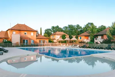 Image de Bel appartement pour 6 personnes avec piscine, Wifi, Tv, terrasse, animaux admis et parking