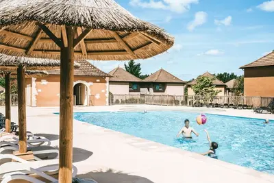 Image de Bel appartement pour 4 personnes avec piscine, Wifi, Tv, terrasse, animaux admis et parking