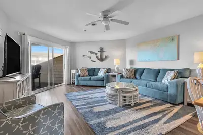 Image de Anchors Down: Condo 3 Br / 2 Ba Ă Oak Island, pour 7 personnes