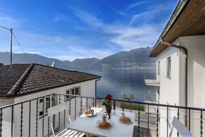 Image de Jardin sur le lac, Vira Gambarogno, Suisse