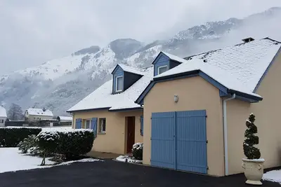 Image de Belle Vue sur la montagne. Ideal pour amoureux curistes skieurs et randonneurs.