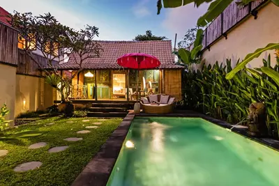 Image de Joglo privé avec piscine au cœur de Seminyak