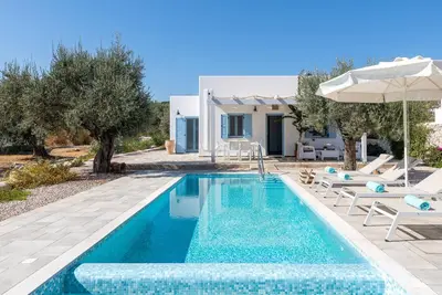 Image de Kalathos White Dream avec piscine privée