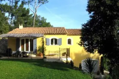 Image de Maison De CARACTÈRE Avec Gardien, Piscine Et Tennis