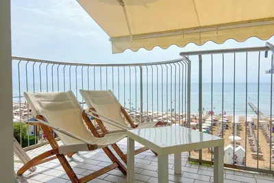 Image de bel appartement sur la mer