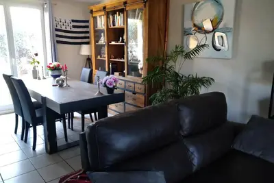 Image de Chambres dans maison, piscine dans résidence
