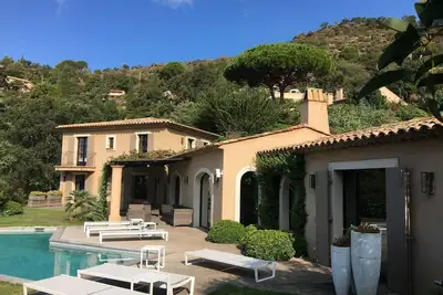 Image de Rayol Canadel Superbe Villa Vue Mer Piscine CHAUFFÉE Terrain De Petanque