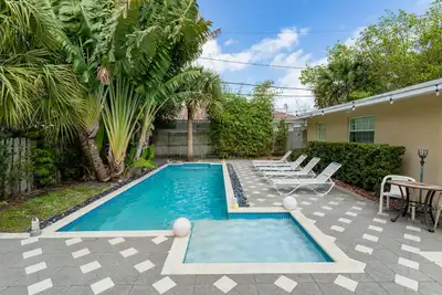 Image de Maison De Plage Paradise PRIVÉE Avec Piscine
