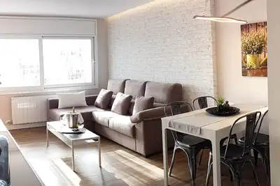 Image de Appartement \/ grenier spacieux, lumineux et confortable à 150 m de la mer