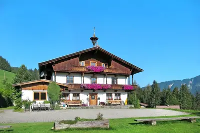 Image de Merveilleuse maison de vacances privée pour 41 personnes avec Wifi, Tv, terrasse et parking