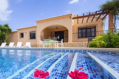 Image de Maison de vacances privée avec Wifi, piscine privée, climatisation, Tv, terrasse, parking