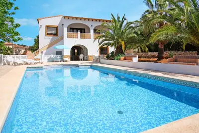 Image de Belle maison de vacances privée avec climatisation, piscine privée, Wifi, Tv, terrasse, parking